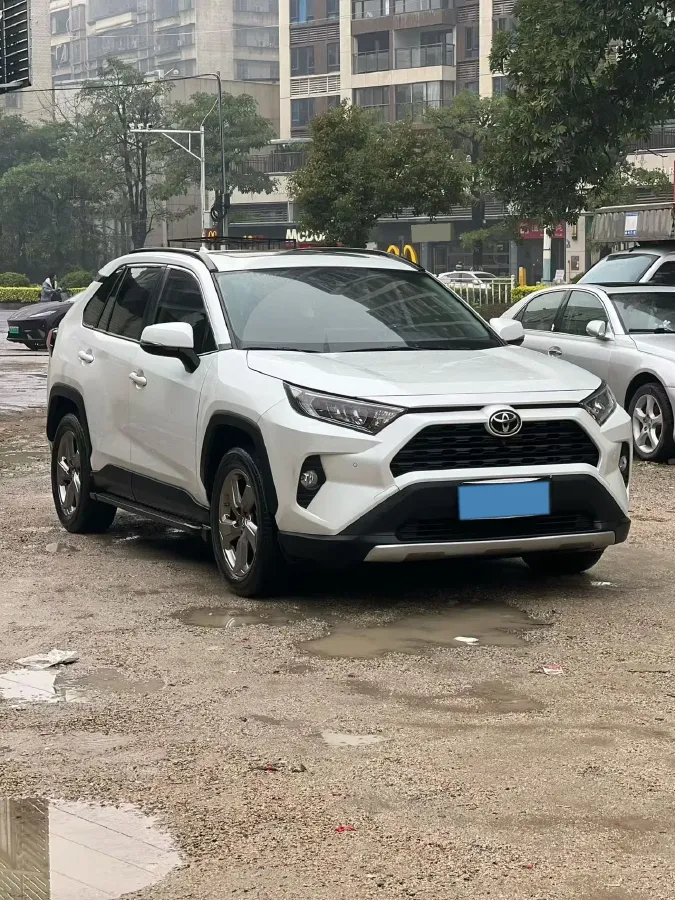 2022 Toyota RAV4 2.0L 171HP L4 CVT,autocango,china used car exporter,china ev exporter,chinese used car exporter,chinese used ev exporter
