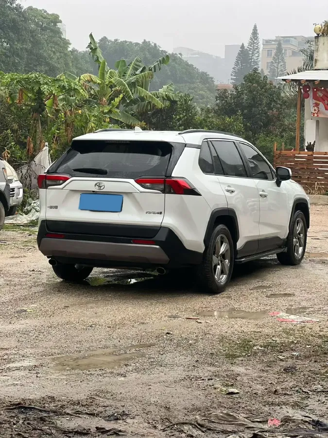 2022 Toyota RAV4 2.0L 171HP L4 CVT,autocango,china used car exporter,china ev exporter,chinese used car exporter,chinese used ev exporter