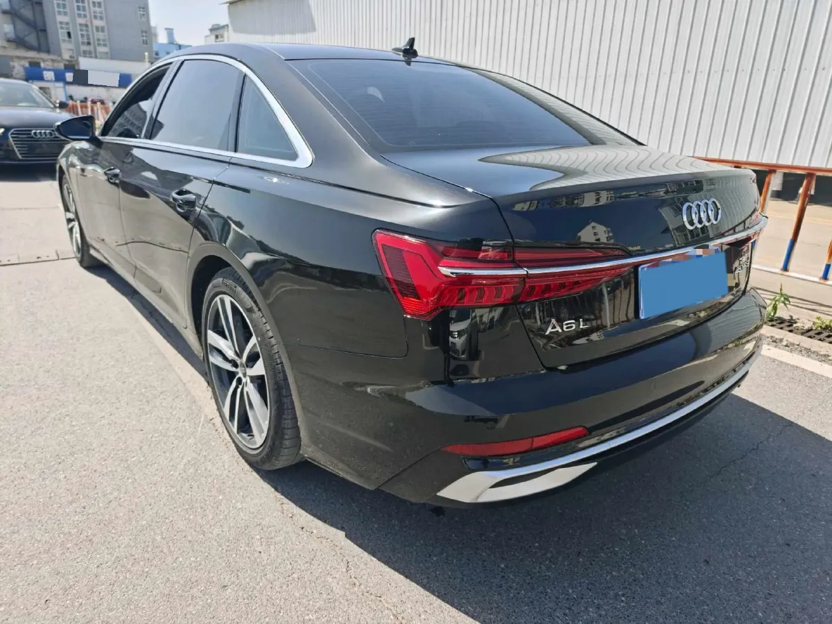 2023 Audi A6L 2.0T 190HP L4 7DCT,autocango,china used car exporter,china ev exporter,chinese used car exporter,chinese used ev exporter