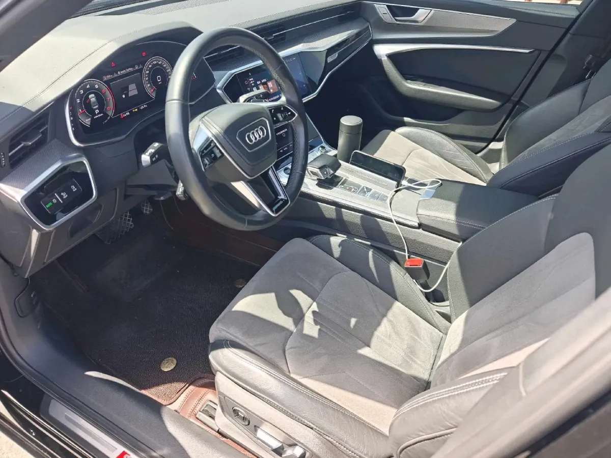 2023 Audi A6L 2.0T 190HP L4 7DCT,autocango,china used car exporter,china ev exporter,chinese used car exporter,chinese used ev exporter