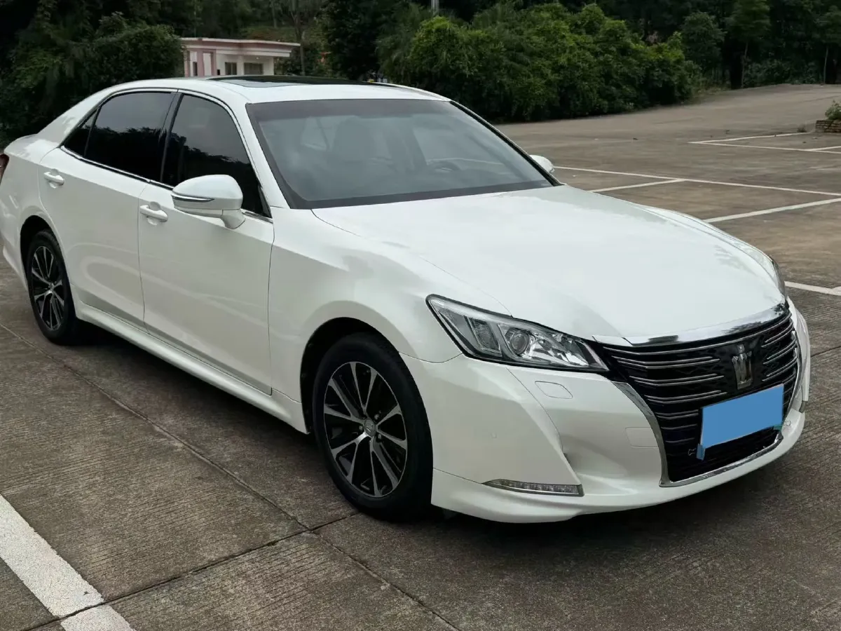2017 Toyota Crown 2.0T 235HP L4 8AT,autocango,china used car exporter,china ev exporter,chinese used car exporter,chinese used ev exporter