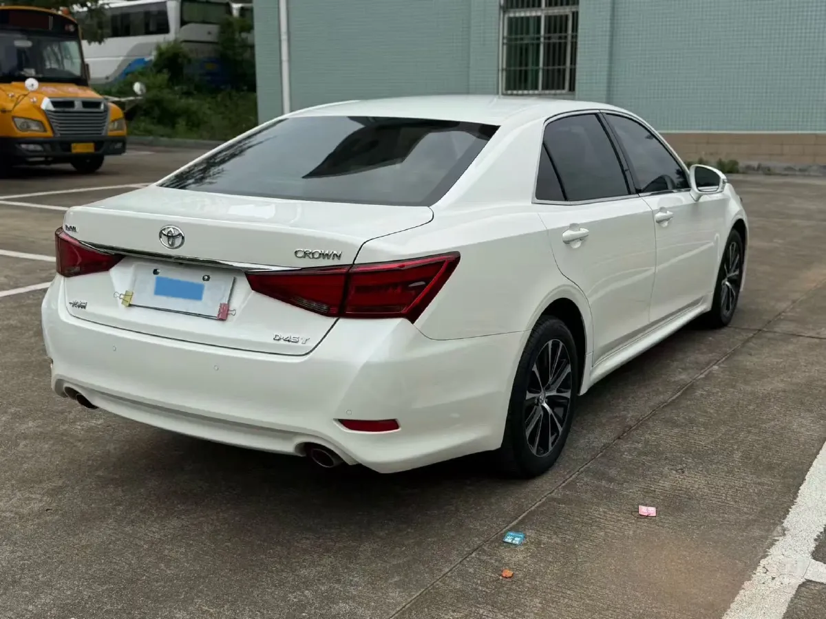 2017 Toyota Crown 2.0T 235HP L4 8AT,autocango,china used car exporter,china ev exporter,chinese used car exporter,chinese used ev exporter