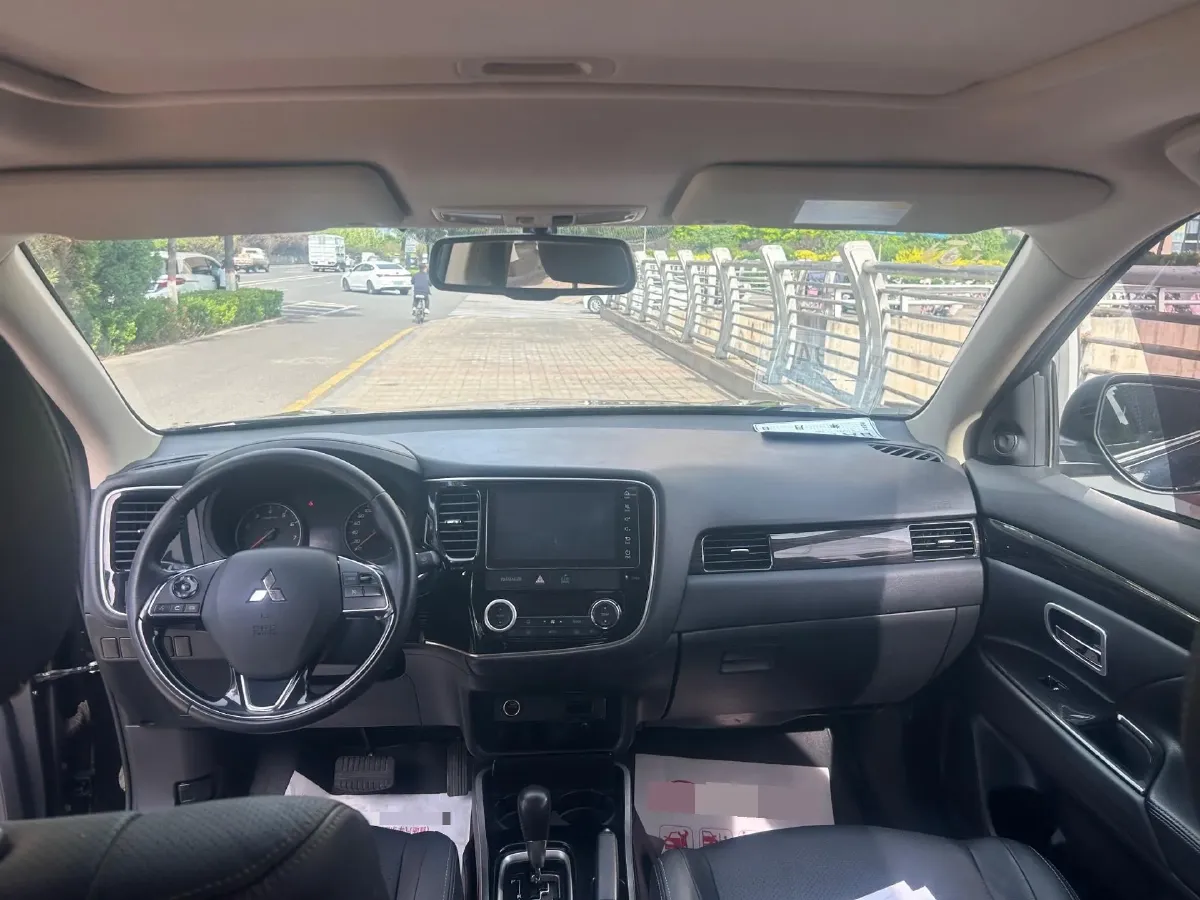 2017 Mitsubishi Outlander 2.0L 166HP L4 CVT,autocango,china used car exporter,china ev exporter,chinese used car exporter,chinese used ev exporter