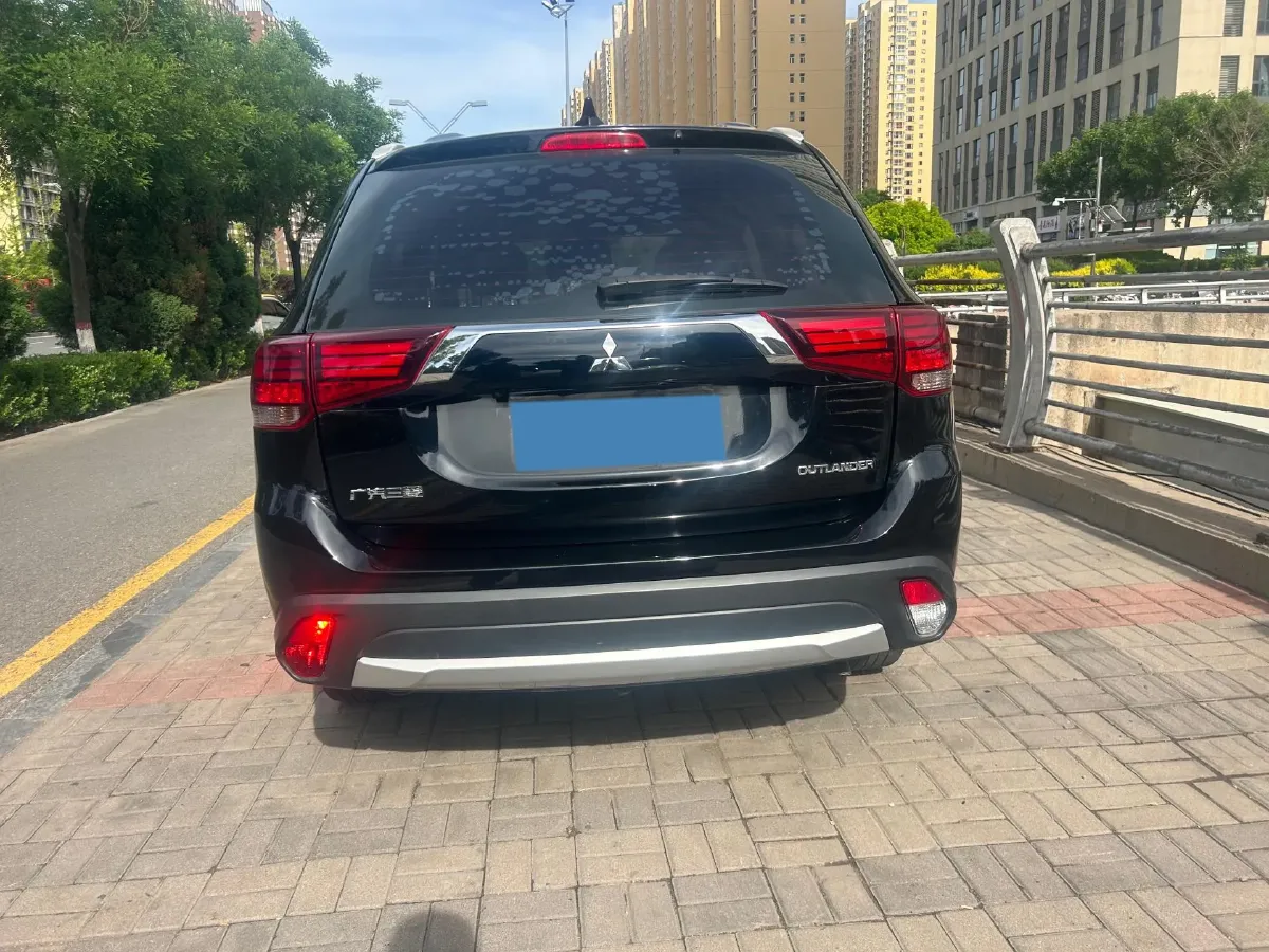 2017 Mitsubishi Outlander 2.0L 166HP L4 CVT,autocango,china used car exporter,china ev exporter,chinese used car exporter,chinese used ev exporter
