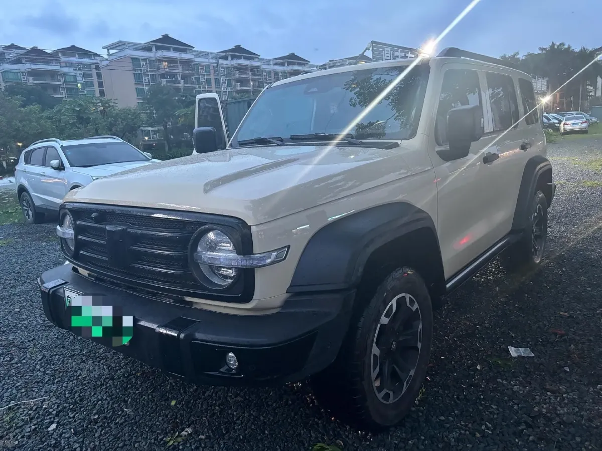 2025 Tank 300 2.0T 252HP L4 9AT PHEV,autocango,china used car exporter,china ev exporter,chinese used car exporter,chinese used ev exporter