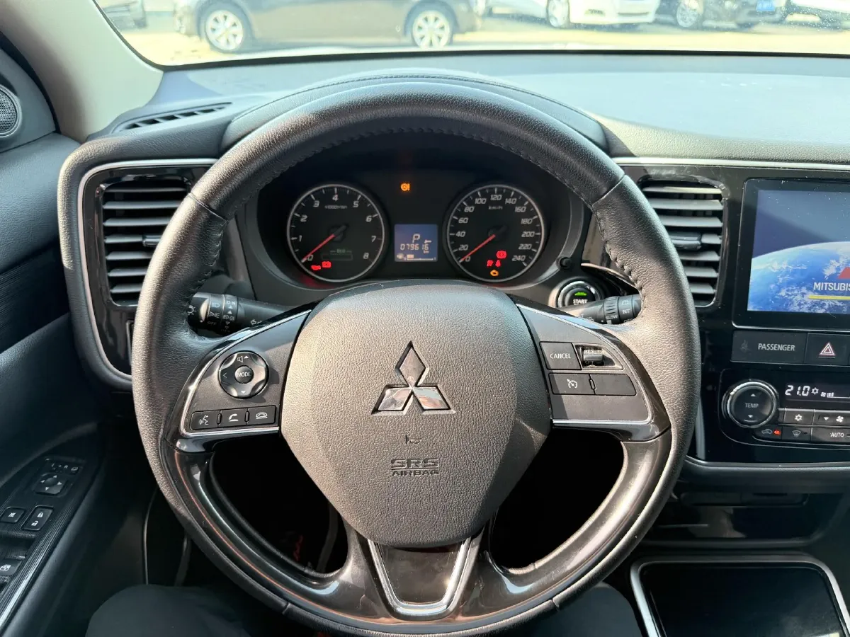 2018 Mitsubishi Outlander 2.0L 166HP L4 CVT,autocango,china used car exporter,china ev exporter,chinese used car exporter,chinese used ev exporter