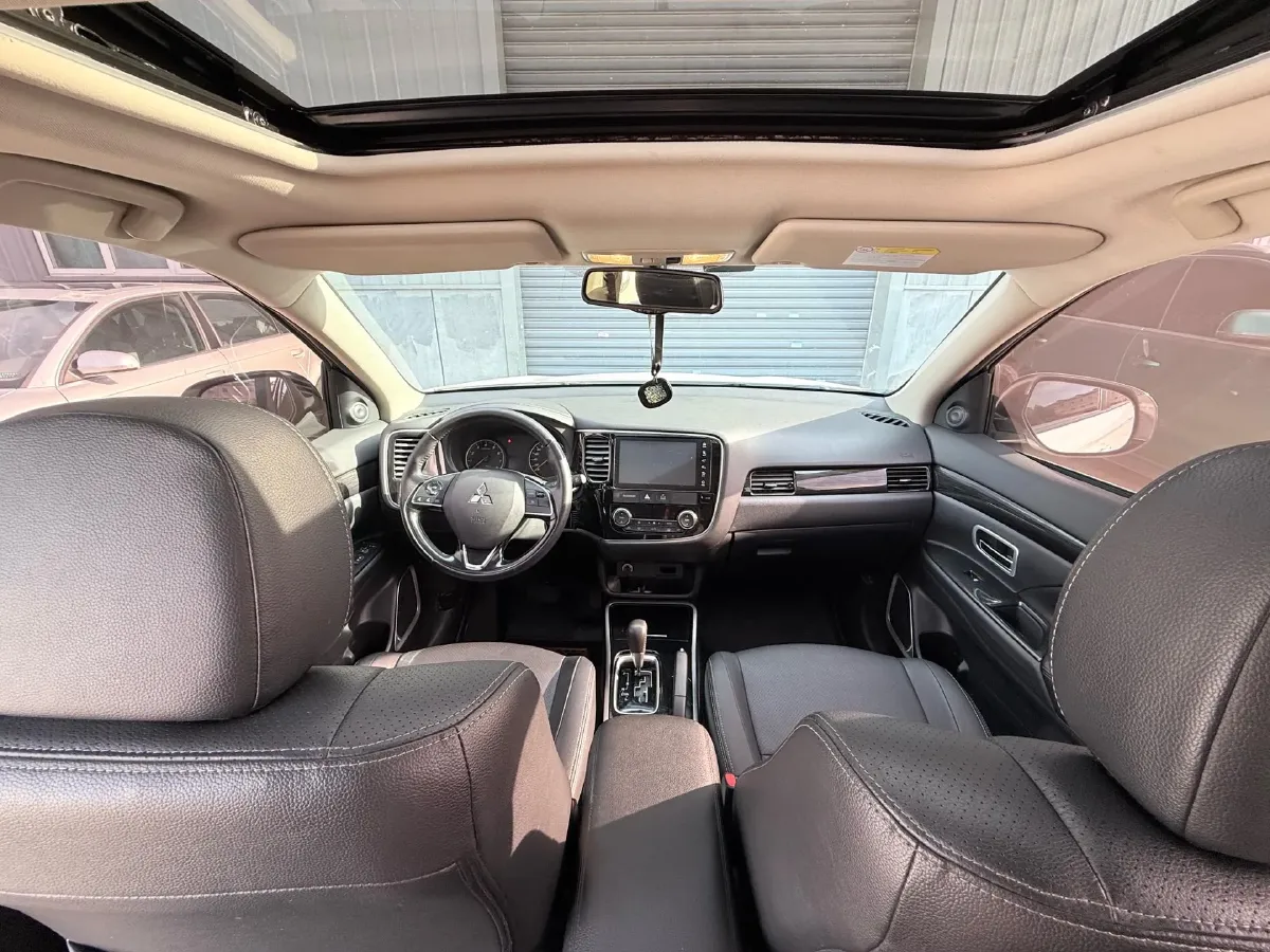 2018 Mitsubishi Outlander 2.0L 166HP L4 CVT,autocango,china used car exporter,china ev exporter,chinese used car exporter,chinese used ev exporter