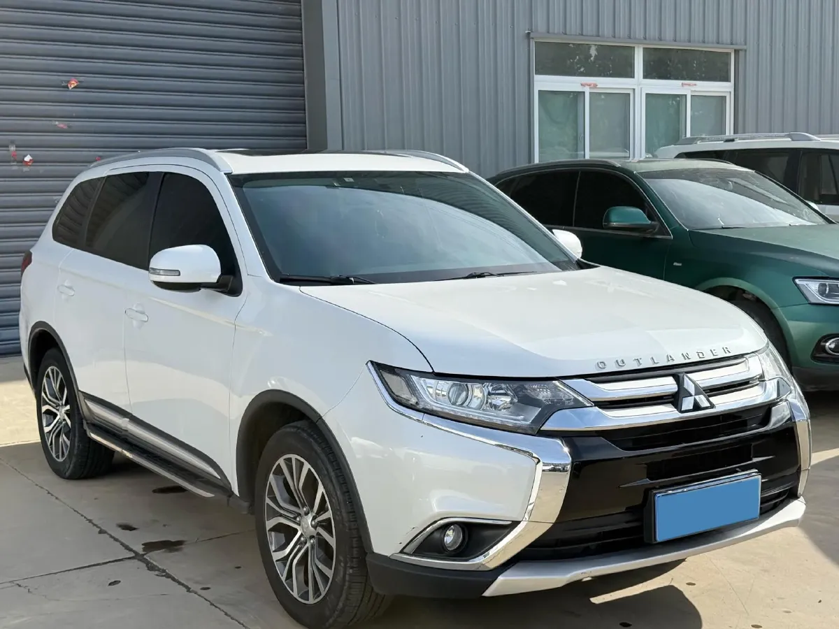 2018 Mitsubishi Outlander 2.0L 166HP L4 CVT,autocango,china used car exporter,china ev exporter,chinese used car exporter,chinese used ev exporter