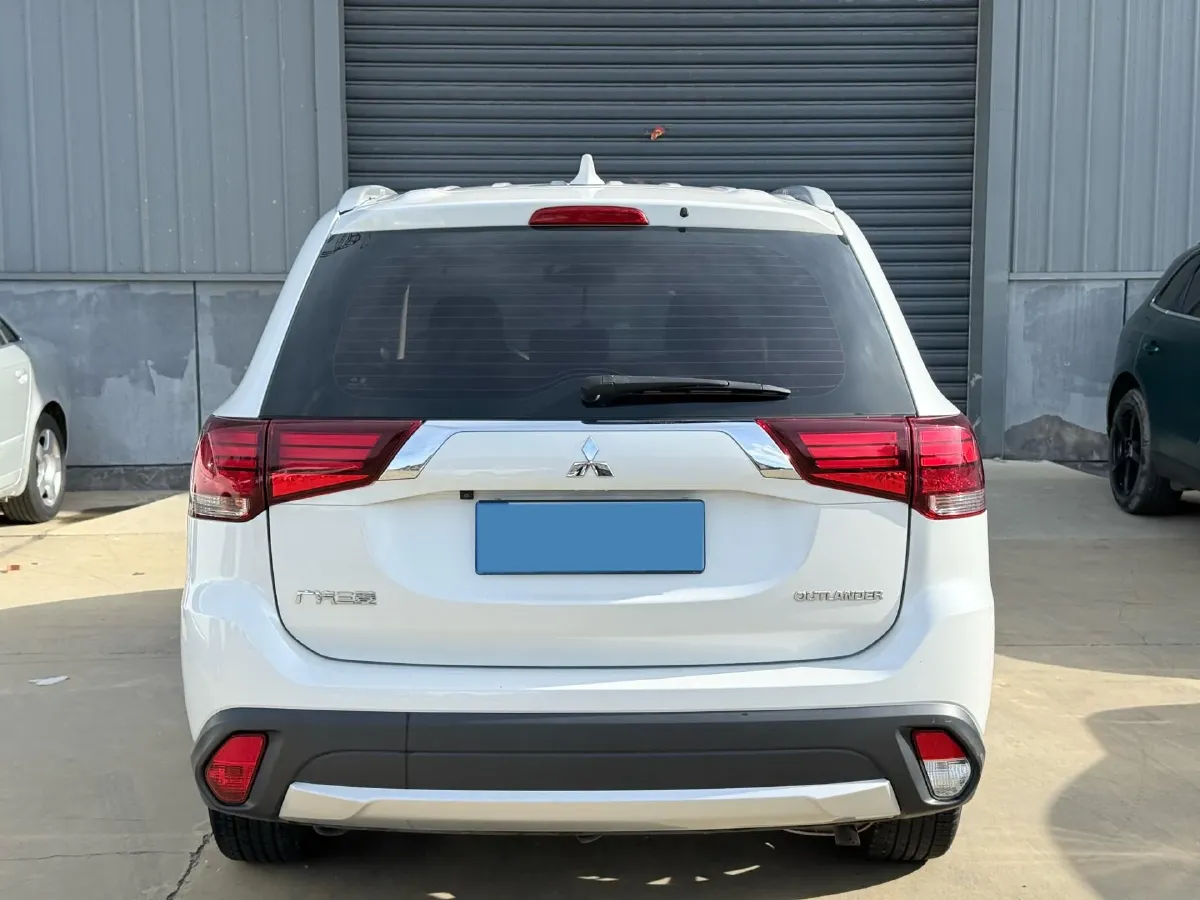 2018 Mitsubishi Outlander 2.0L 166HP L4 CVT,autocango,china used car exporter,china ev exporter,chinese used car exporter,chinese used ev exporter