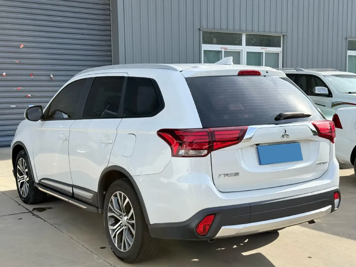 2018 Mitsubishi Outlander 2.0L 166HP L4 CVT,autocango,china used car exporter,china ev exporter,chinese used car exporter,chinese used ev exporter