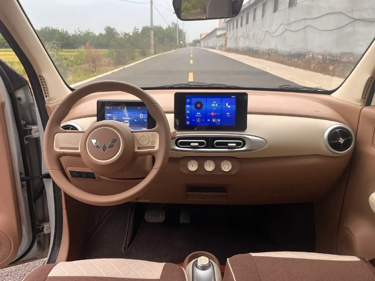 2025 WuLing HongGuang MINI EV BEV 16.2KWH,autocango,china used car exporter,china ev exporter,chinese used car exporter,chinese used ev exporter