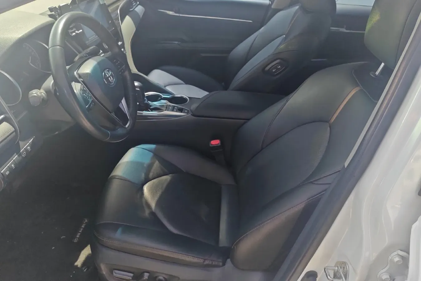 2021 Toyota Camry 2.5L 178HP L4 E-CVT Hybrid,autocango,china used car exporter,china ev exporter,chinese used car exporter,chinese used ev exporter