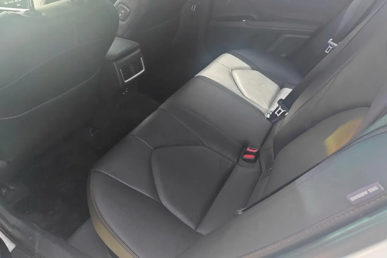 2021 Toyota Camry 2.5L 178HP L4 E-CVT Hybrid,autocango,china used car exporter,china ev exporter,chinese used car exporter,chinese used ev exporter
