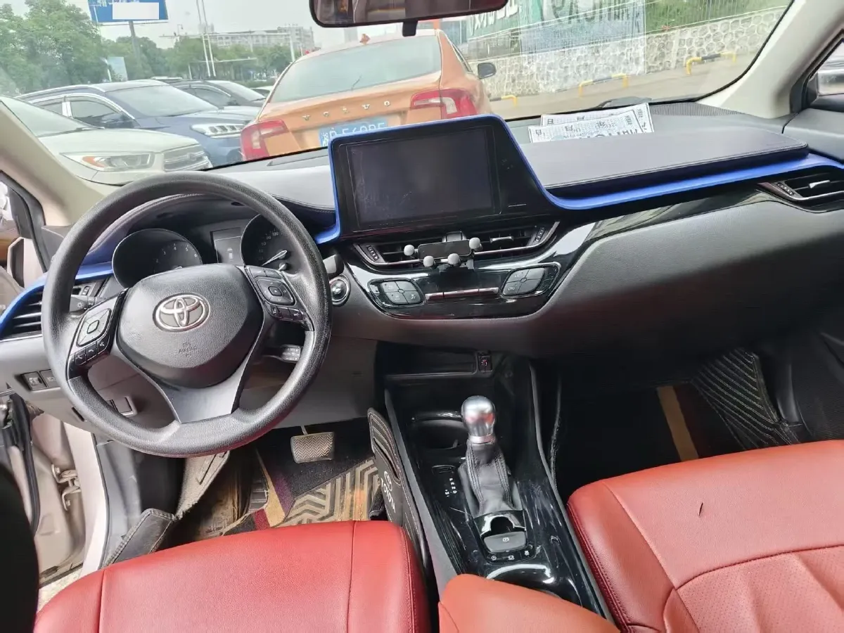 2018 Toyota C-HR 2.0L 171HP L4 CVT,autocango,china used car exporter,china ev exporter,chinese used car exporter,chinese used ev exporter