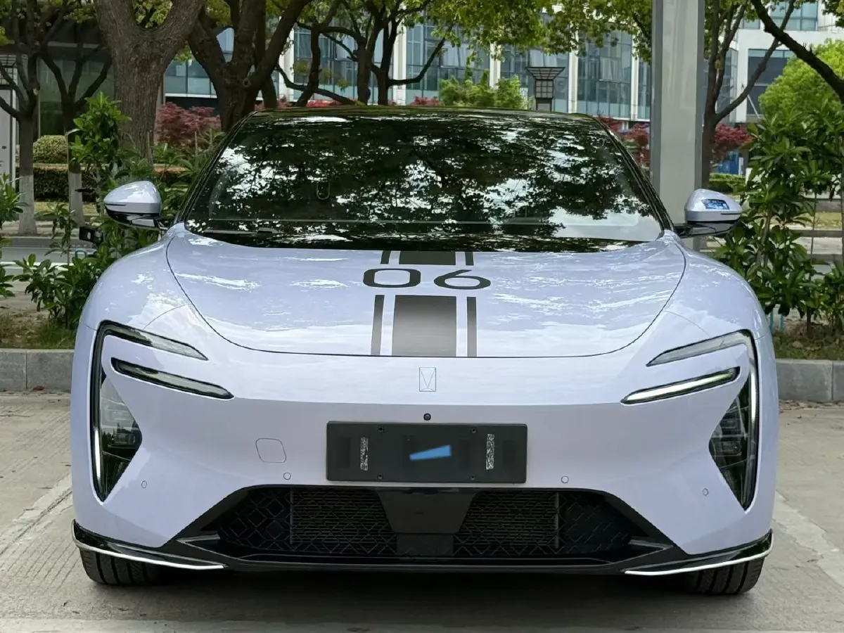 2025 Avatr 06 REEV 156HP REEV,autocango,china used car exporter,china ev exporter,chinese used car exporter,chinese used ev exporter