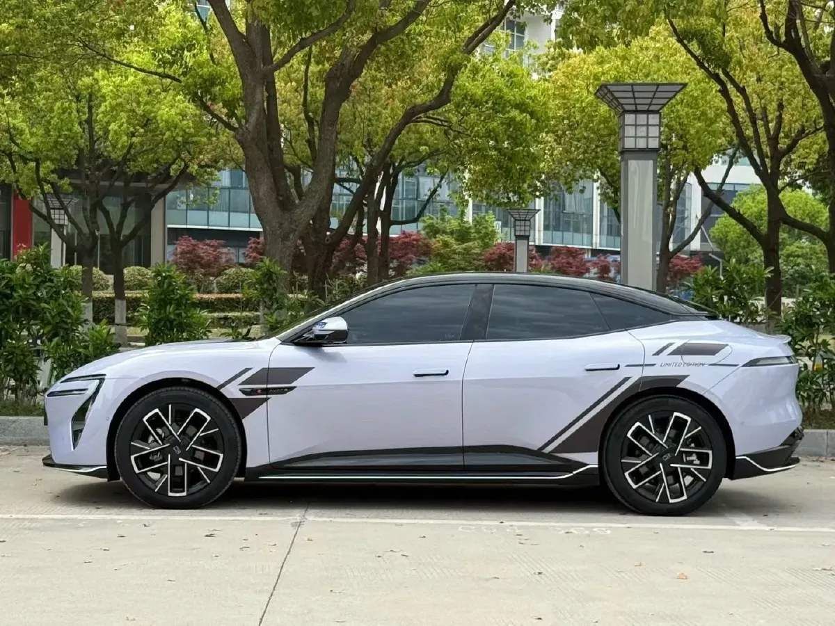 2025 Avatr 06 REEV 156HP REEV,autocango,china used car exporter,china ev exporter,chinese used car exporter,chinese used ev exporter