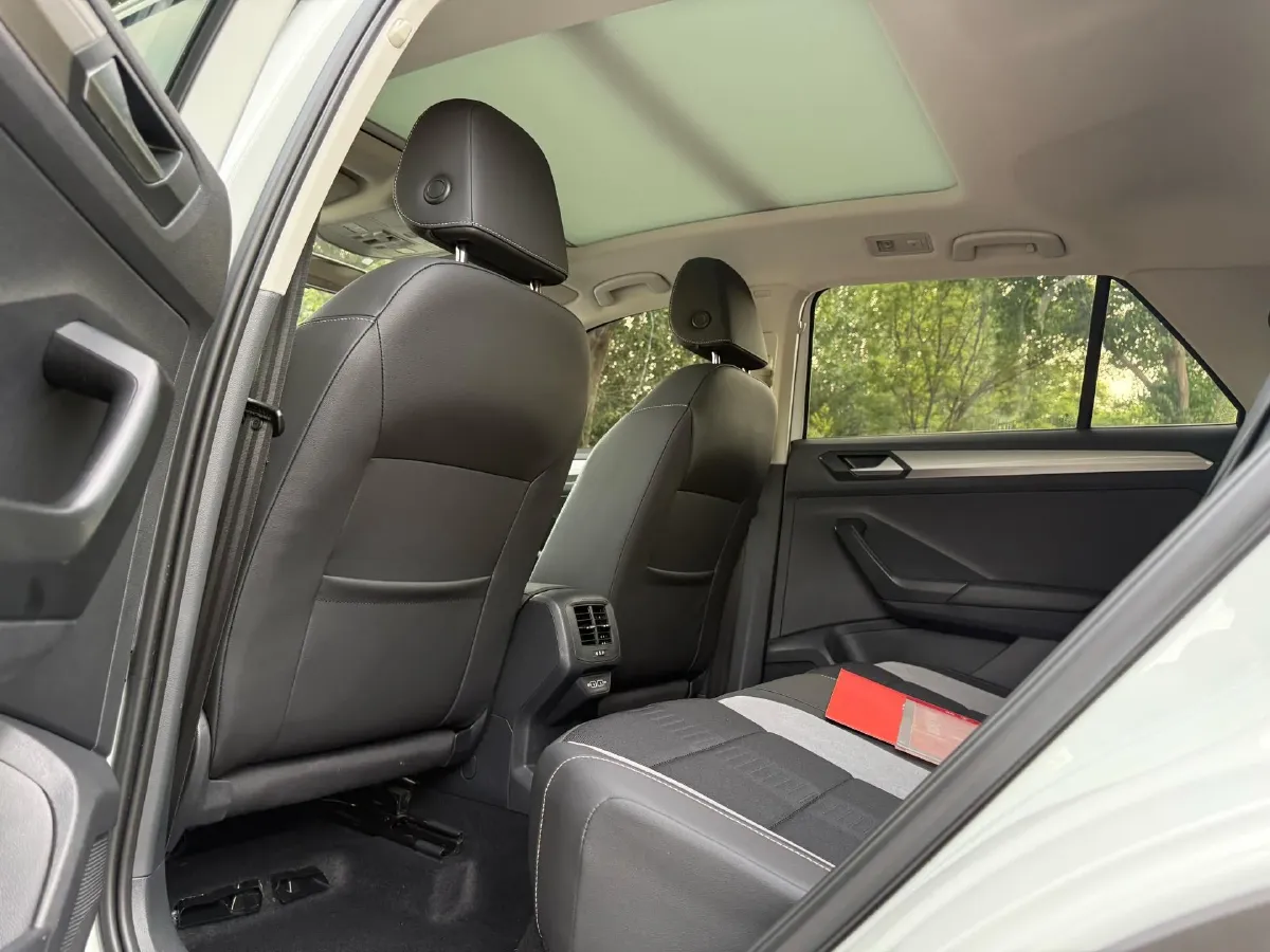2020 Volkswagen T-Roc 1.4T 150HP L4 7DCT,autocango,china used car exporter,china ev exporter,chinese used car exporter,chinese used ev exporter