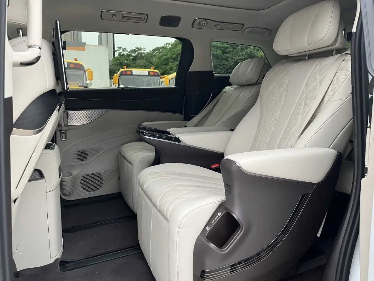 2025 Denza D9 1.5T 156HP L4 E-CVT PHEV 40KWH,autocango,china used car exporter,china ev exporter,chinese used car exporter,chinese used ev exporter