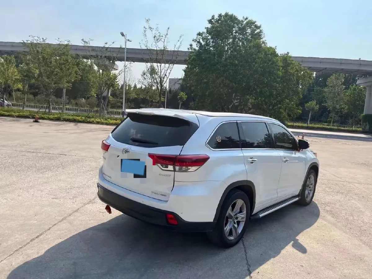 2021 Toyota Highlander 2.0T 220HP L4 6AT,autocango,china used car exporter,china ev exporter,chinese used car exporter,chinese used ev exporter