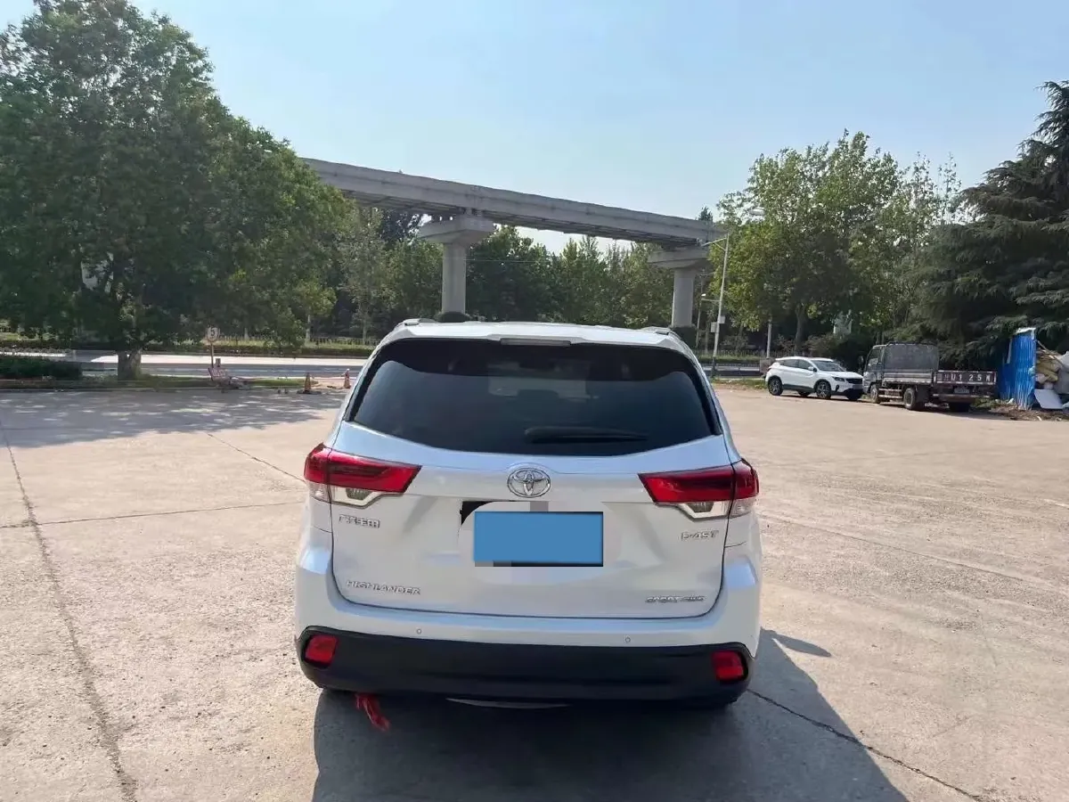 2021 Toyota Highlander 2.0T 220HP L4 6AT,autocango,china used car exporter,china ev exporter,chinese used car exporter,chinese used ev exporter