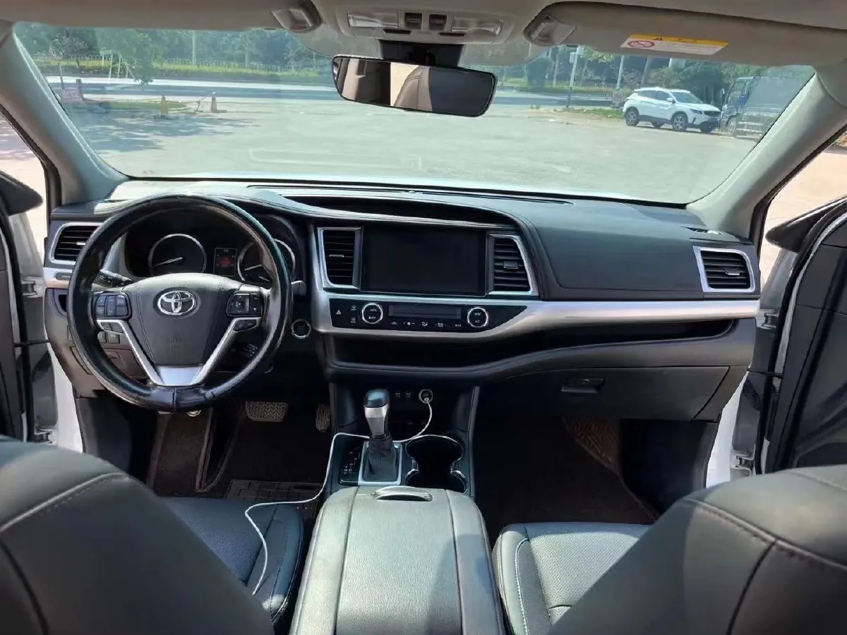 2021 Toyota Highlander 2.0T 220HP L4 6AT,autocango,china used car exporter,china ev exporter,chinese used car exporter,chinese used ev exporter