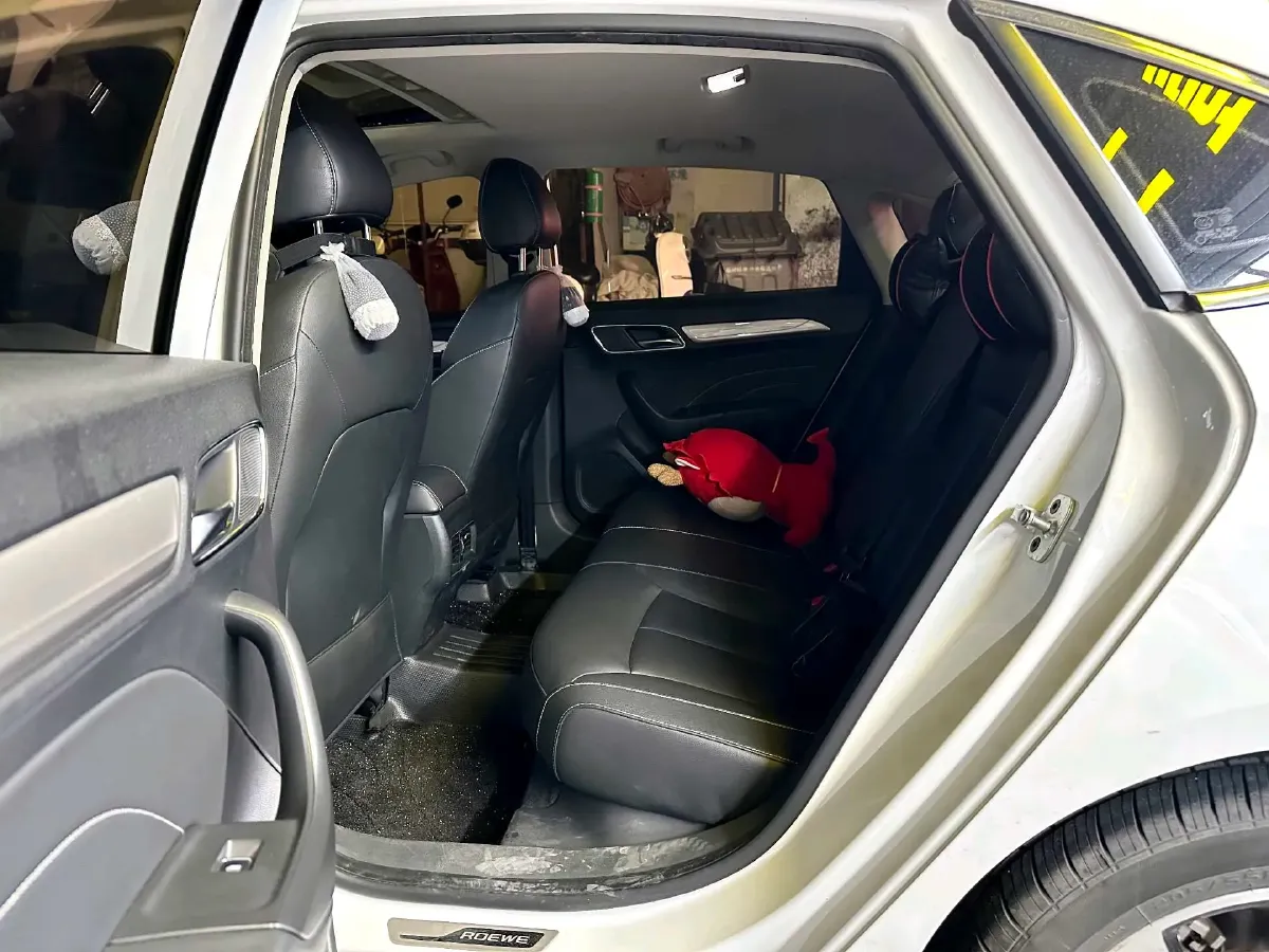 2019 Roewe i6 1.5T 169HP L4 AMT PHEV 9.1KWH,autocango,china used car exporter,china ev exporter,chinese used car exporter,chinese used ev exporter