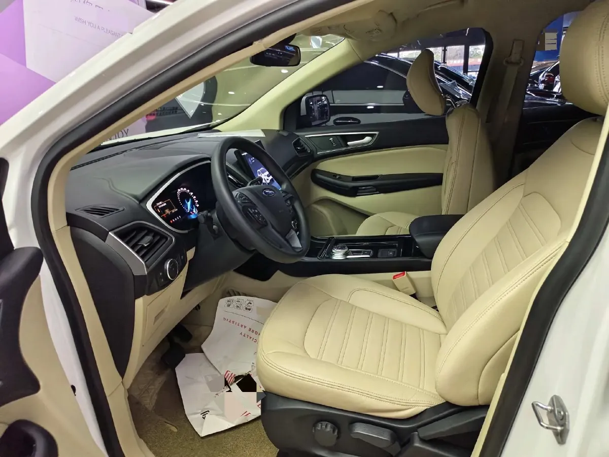 2021 Ford Edge 2.0T 245HP L4 8AT,autocango,china used car exporter,china ev exporter,chinese used car exporter,chinese used ev exporter