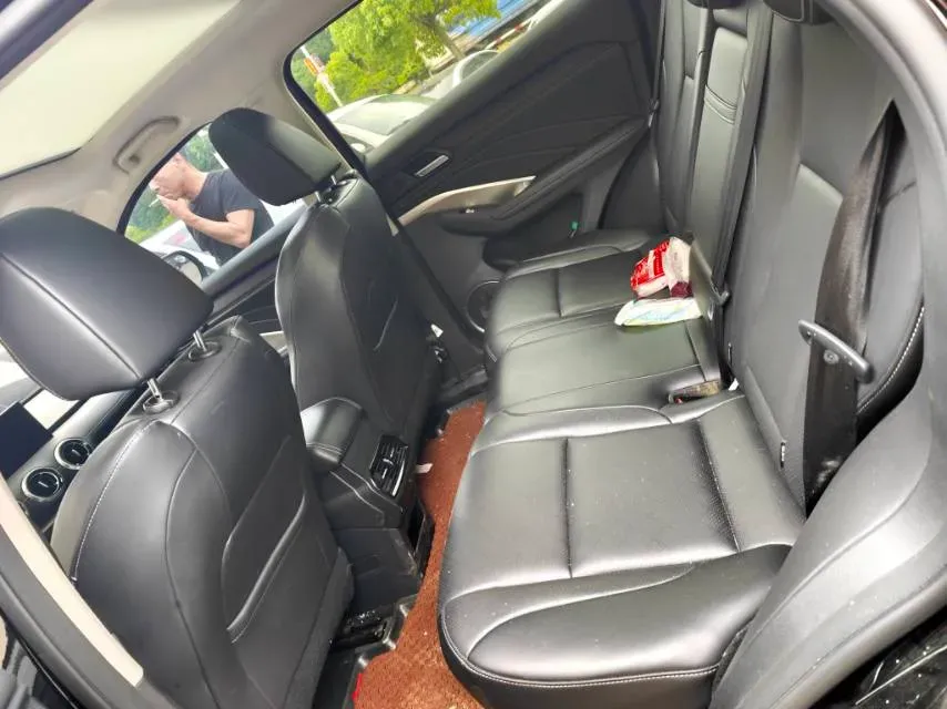 2021 WEY VV6 2.0T 227HP L4 7DCT,autocango,china used car exporter,china ev exporter,chinese used car exporter,chinese used ev exporter