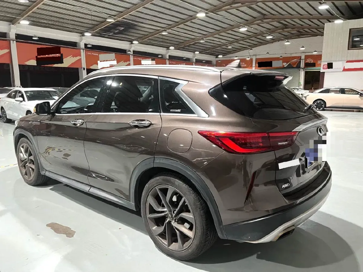2018 Jeep Grand Commander 2.0T 265HP L4 9AT,autocango,china used car exporter,china ev exporter,chinese used car exporter,chinese used ev exporter