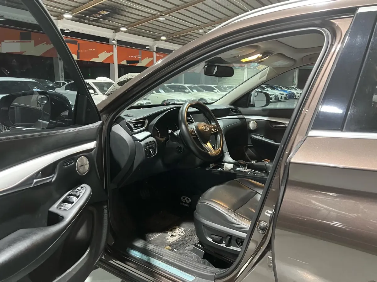 2018 Jeep Grand Commander 2.0T 265HP L4 9AT,autocango,china used car exporter,china ev exporter,chinese used car exporter,chinese used ev exporter