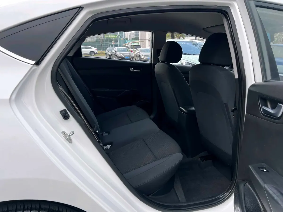 2020 Hyundai Verna 1.4L 100HP L4 6MT,autocango,china used car exporter,china ev exporter,chinese used car exporter,chinese used ev exporter