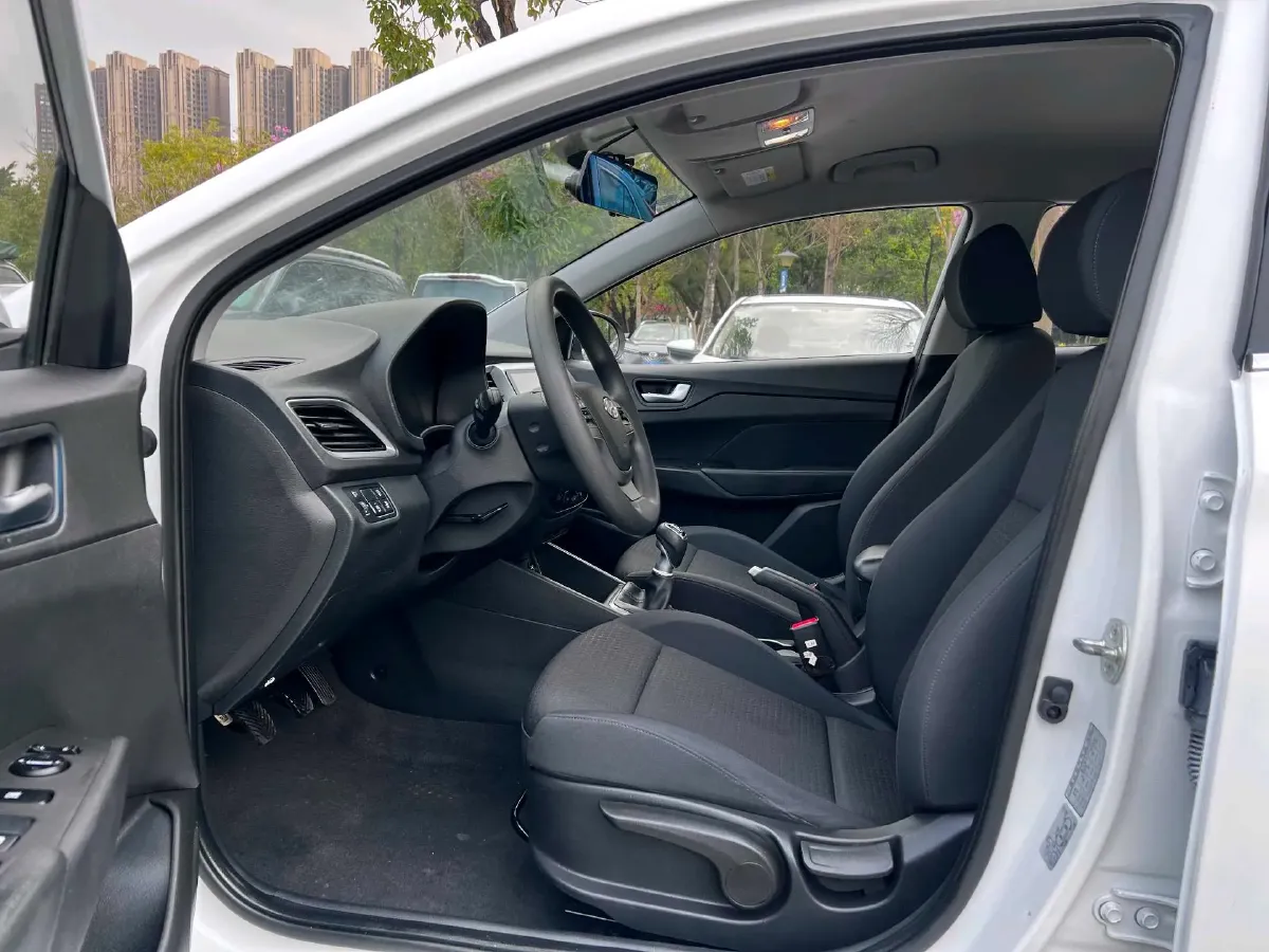 2020 Hyundai Verna 1.4L 100HP L4 6MT,autocango,china used car exporter,china ev exporter,chinese used car exporter,chinese used ev exporter