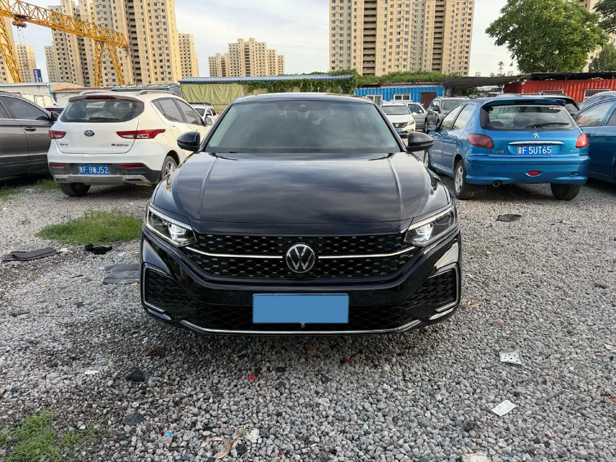 2024 Volkswagen Passat 2.0T 220HP L4 7DCT,autocango,china used car exporter,china ev exporter,chinese used car exporter,chinese used ev exporter