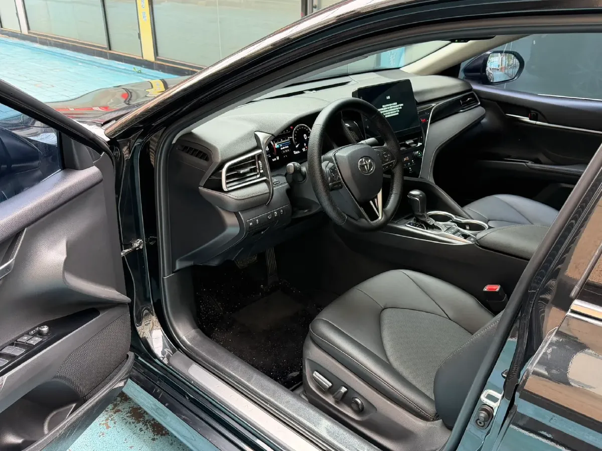 2021 Toyota Camry 2.5L 209HP L4 8AT,autocango,china used car exporter,china ev exporter,chinese used car exporter,chinese used ev exporter