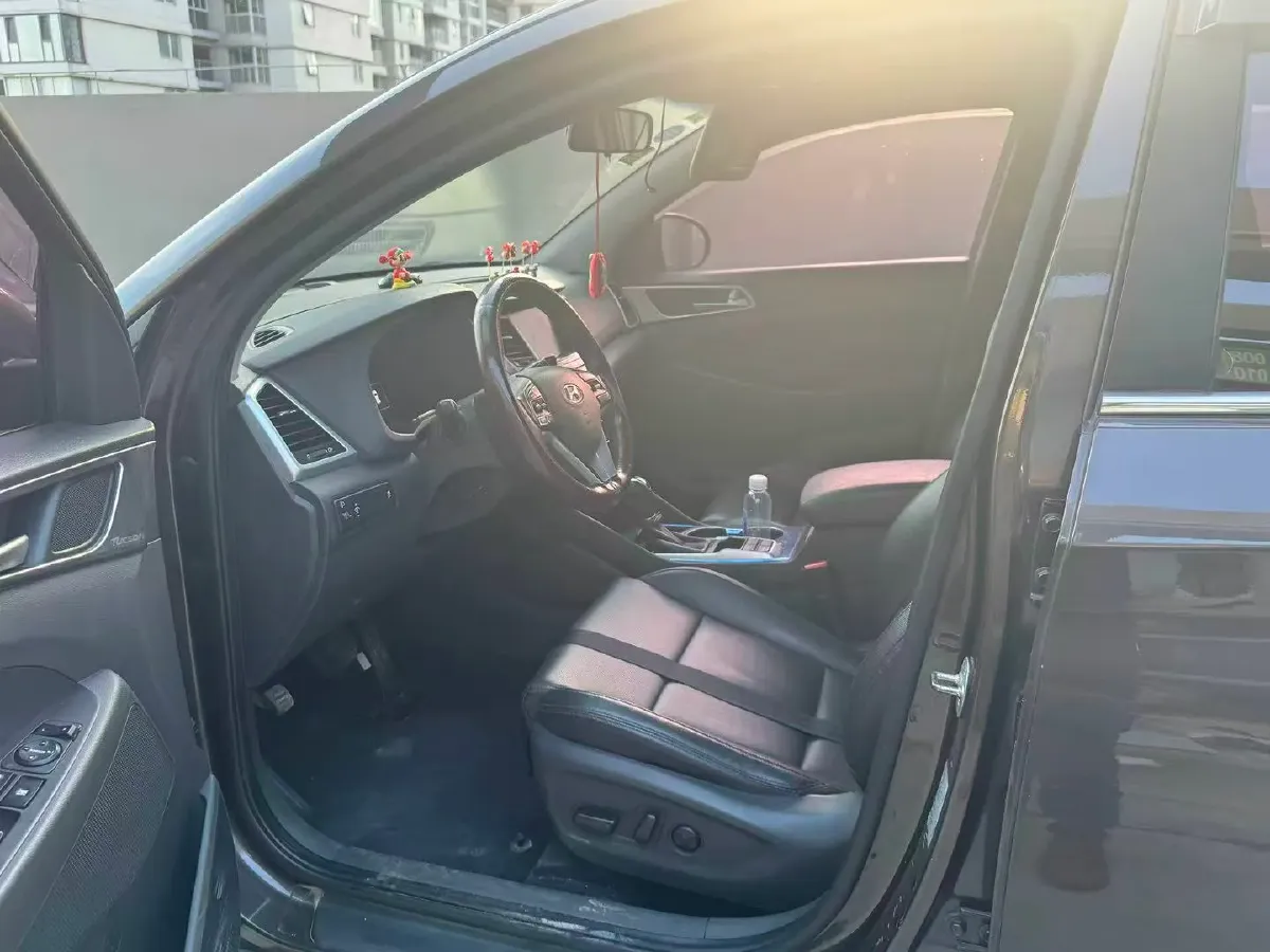 2015 Hyundai Tucson 1.6T 177HP L4 7DCT,autocango,china used car exporter,china ev exporter,chinese used car exporter,chinese used ev exporter