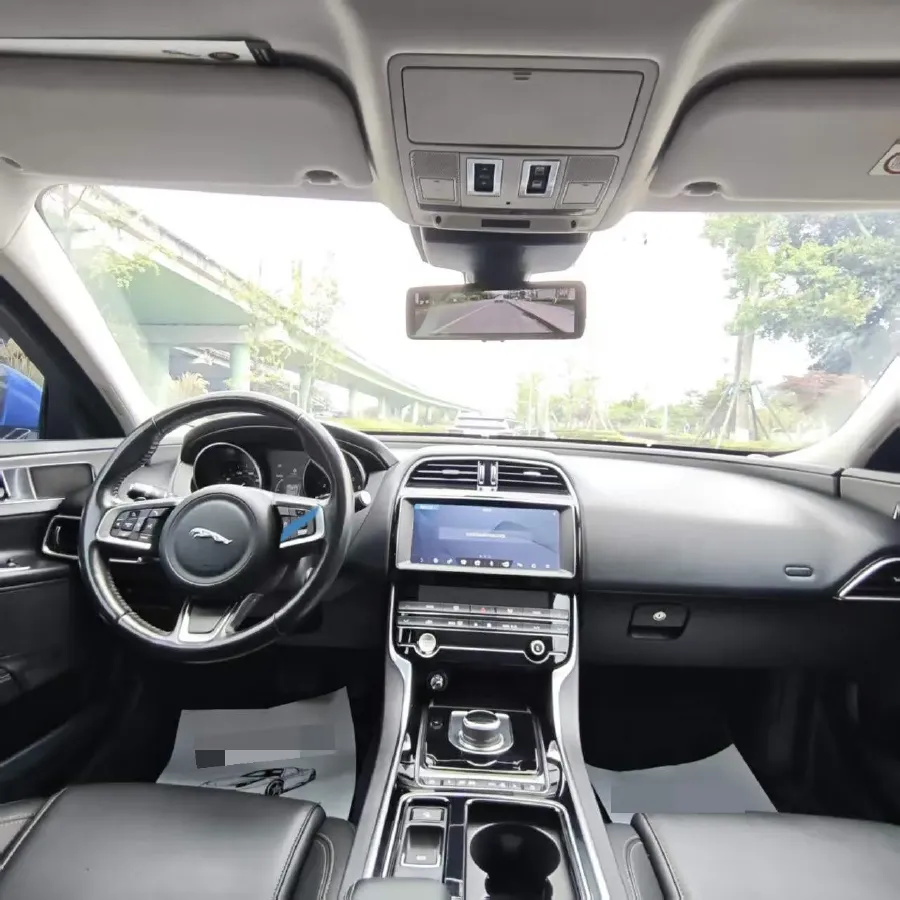2019 Jeep Cherokee 2.0T 265HP L4 9AT,autocango,china used car exporter,china ev exporter,chinese used car exporter,chinese used ev exporter