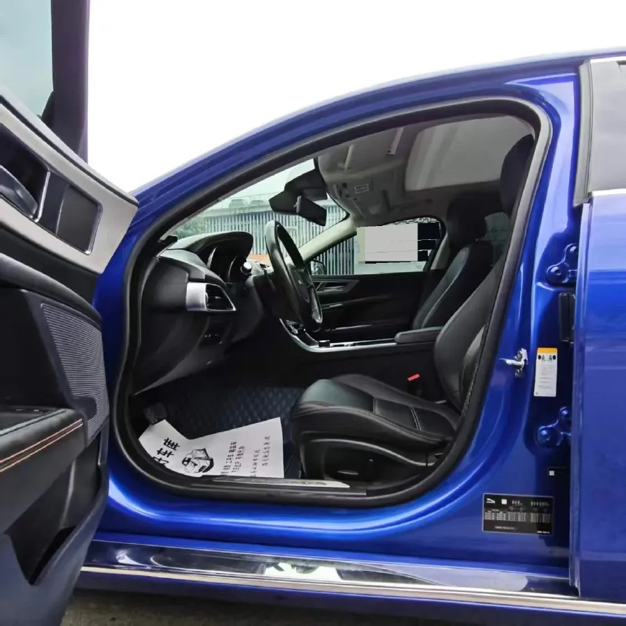 2019 Jeep Cherokee 2.0T 265HP L4 9AT,autocango,china used car exporter,china ev exporter,chinese used car exporter,chinese used ev exporter