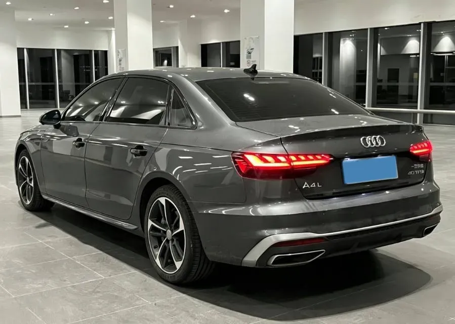2020 Audi A4L 2.0T 190HP L4 7DCT,autocango,china used car exporter,china ev exporter,chinese used car exporter,chinese used ev exporter