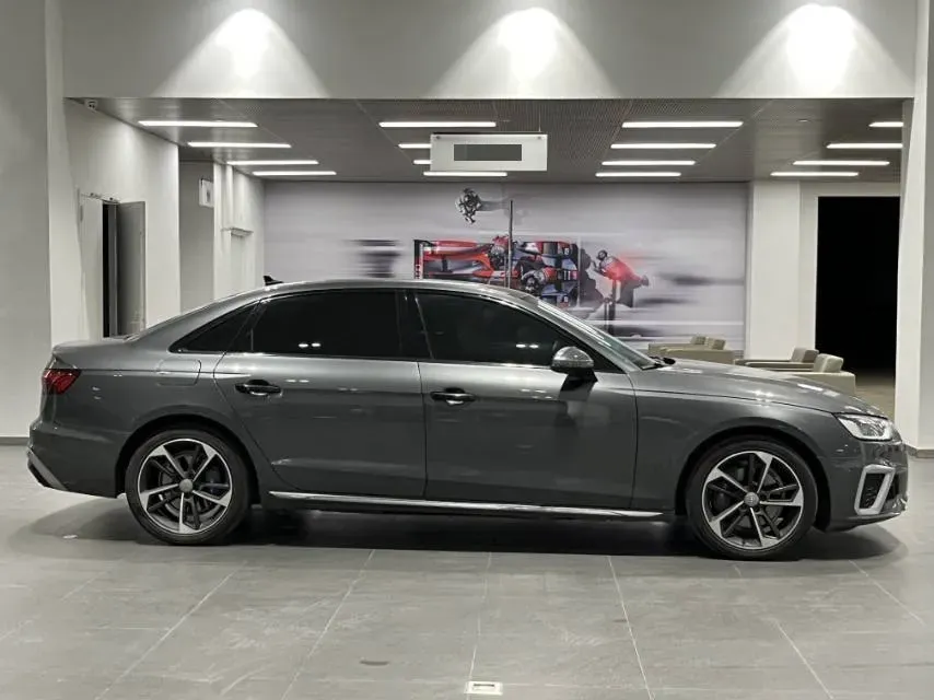 2020 Audi A4L 2.0T 190HP L4 7DCT,autocango,china used car exporter,china ev exporter,chinese used car exporter,chinese used ev exporter