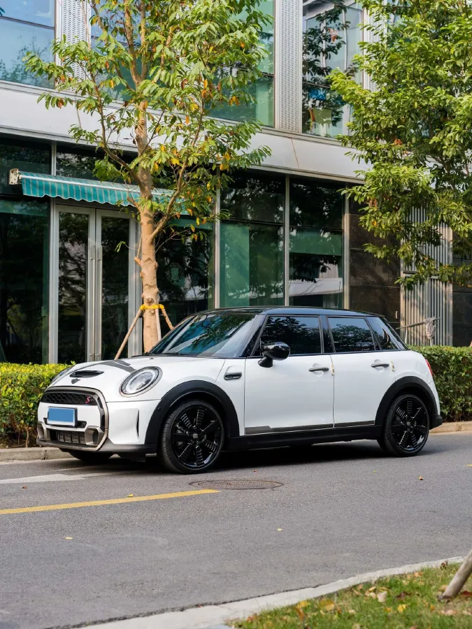 2023 MINI MINI 2.0T 178HP L4 7DCT,autocango,china used car exporter,china ev exporter,chinese used car exporter,chinese used ev exporter