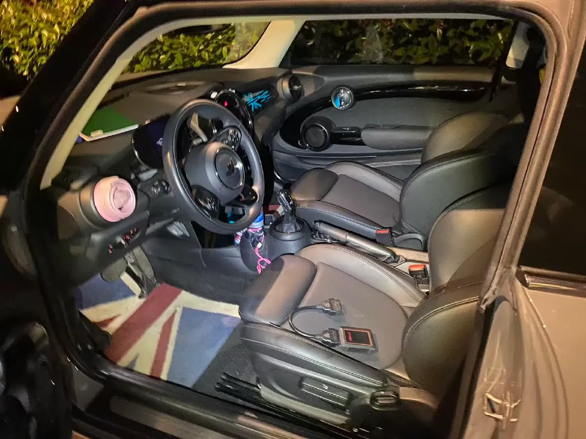 2021 MINI MINI 1.5T 136HP L3 7DCT,autocango,china used car exporter,china ev exporter,chinese used car exporter,chinese used ev exporter