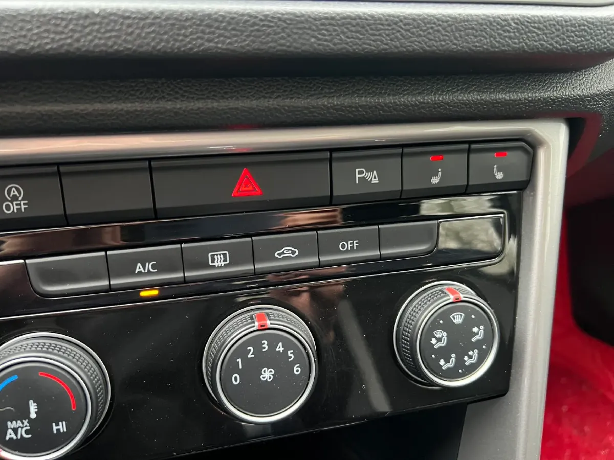 2021 Volkswagen T-Roc 1.4T 150HP L4 7DCT,autocango,china used car exporter,china ev exporter,chinese used car exporter,chinese used ev exporter