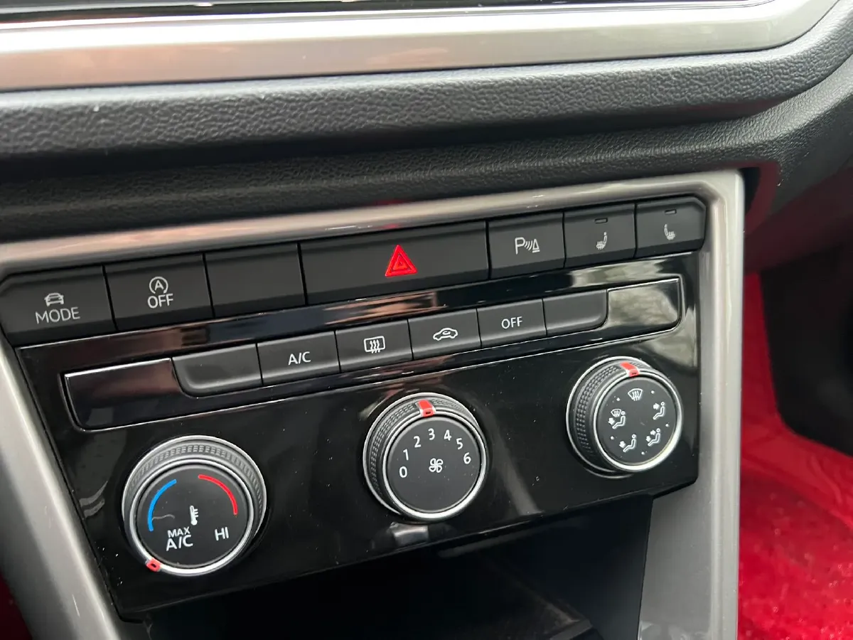 2021 Volkswagen T-Roc 1.4T 150HP L4 7DCT,autocango,china used car exporter,china ev exporter,chinese used car exporter,chinese used ev exporter