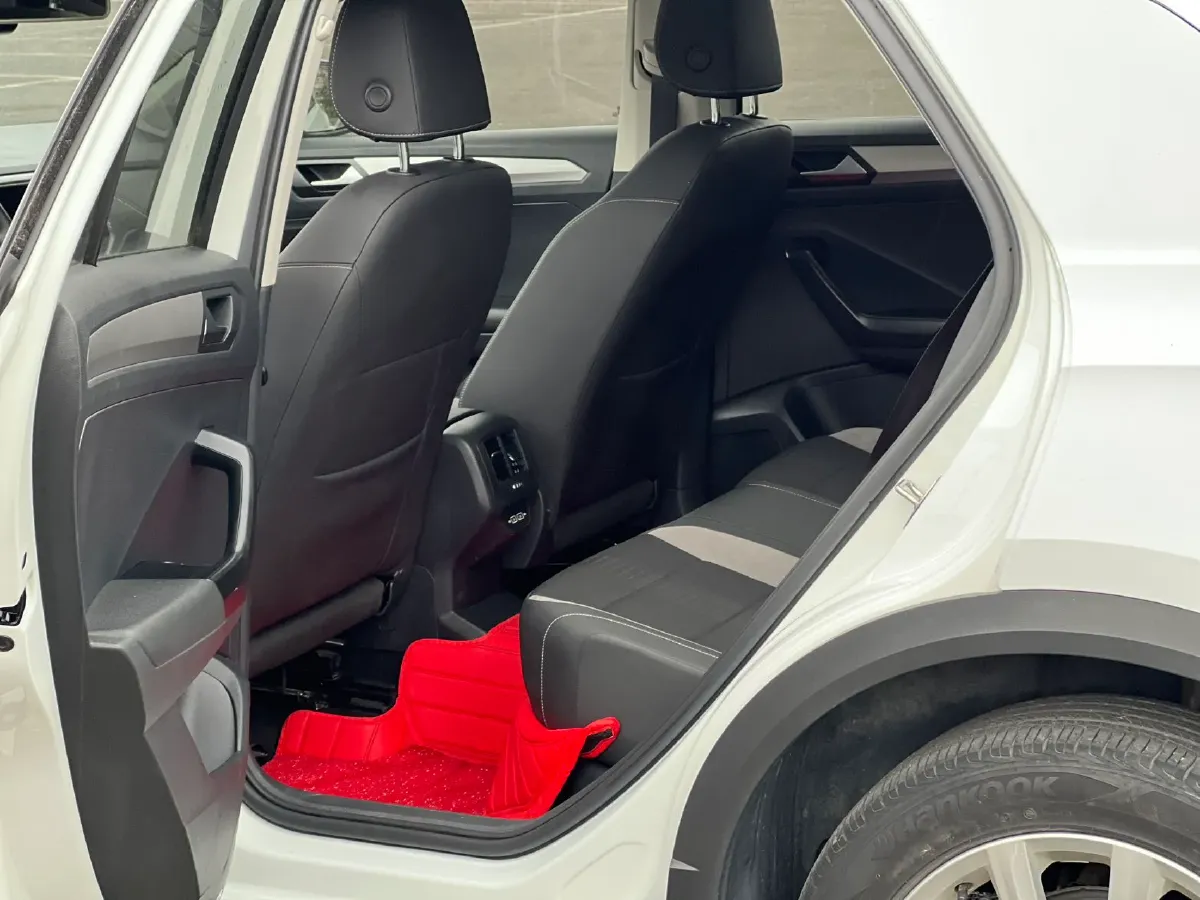 2021 Volkswagen T-Roc 1.4T 150HP L4 7DCT,autocango,china used car exporter,china ev exporter,chinese used car exporter,chinese used ev exporter