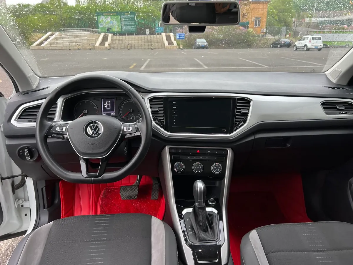 2021 Volkswagen T-Roc 1.4T 150HP L4 7DCT,autocango,china used car exporter,china ev exporter,chinese used car exporter,chinese used ev exporter