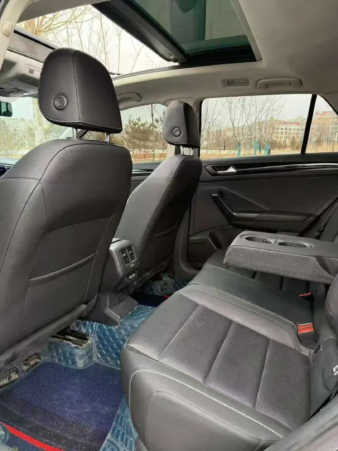 2021 Volkswagen T-Roc 1.4T 150HP L4 7DCT,autocango,china used car exporter,china ev exporter,chinese used car exporter,chinese used ev exporter