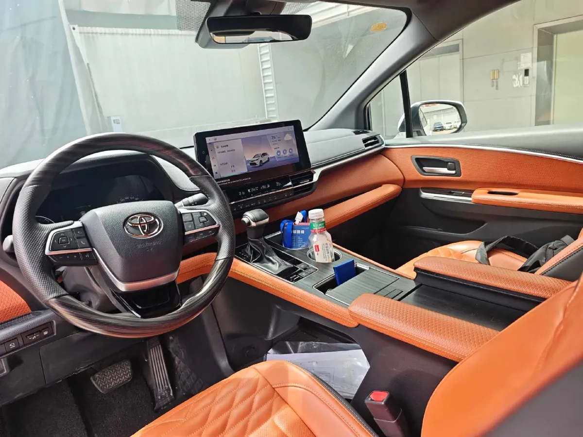2024 Toyota Sienna 2.5L 189HP L4 E-CVT Hybrid,autocango,china used car exporter,china ev exporter,chinese used car exporter,chinese used ev exporter