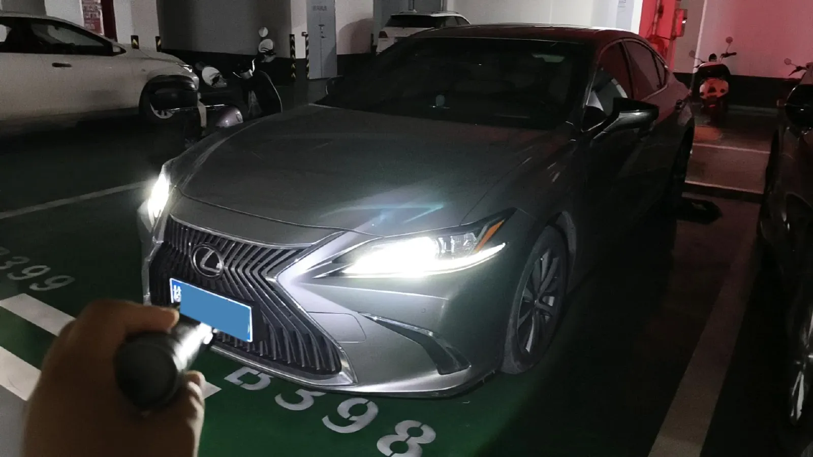 2020 Lexus ES 2.5L 178HP L4 E-CVT Hybrid,autocango,china used car exporter,china ev exporter,chinese used car exporter,chinese used ev exporter