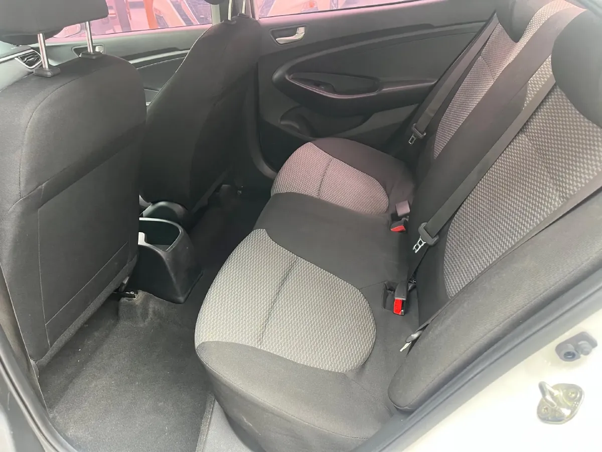 2017 Hyundai Reina 1.4L 95HP L4 5MT,autocango,china used car exporter,china ev exporter,chinese used car exporter,chinese used ev exporter