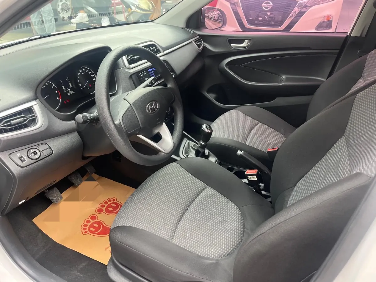 2017 Hyundai Reina 1.4L 95HP L4 5MT,autocango,china used car exporter,china ev exporter,chinese used car exporter,chinese used ev exporter